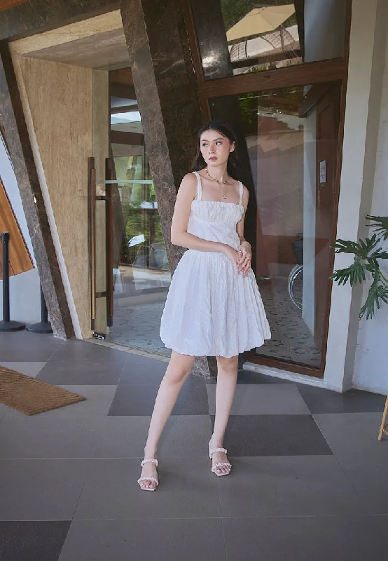 Backless Women Dress for a Sexy and Alluring Look at Evening Events Backless Women Dress for a Sexy and Alluring Look at Evening Events Varvara White Floral Print Ruched Bust Pleated Mini Dress